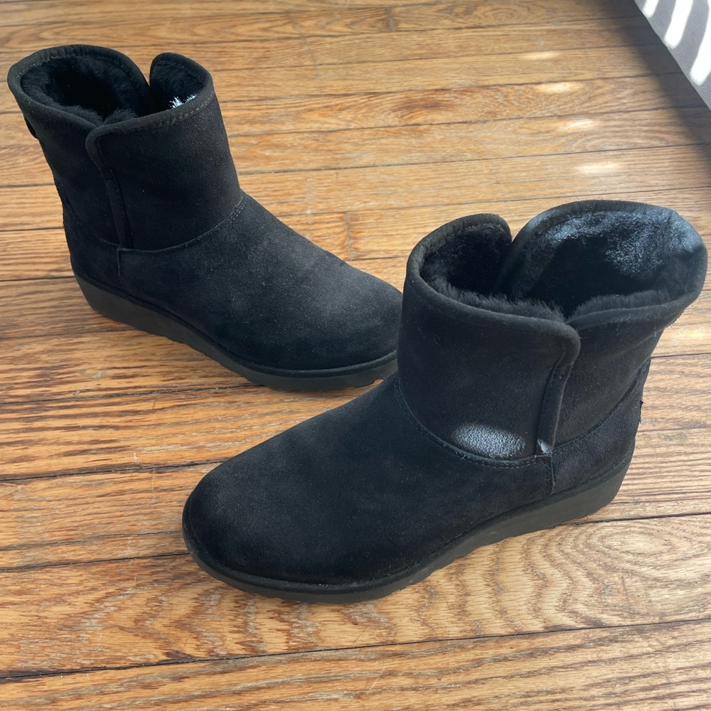 UGG Kristin Women's Classic Slim Mini Boots Size 7